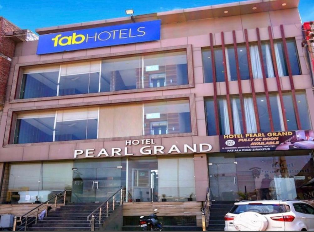 Hotel The Pearl, Zirakpur - A Luxury Family Hotel Chandīgarh المظهر الخارجي الصورة