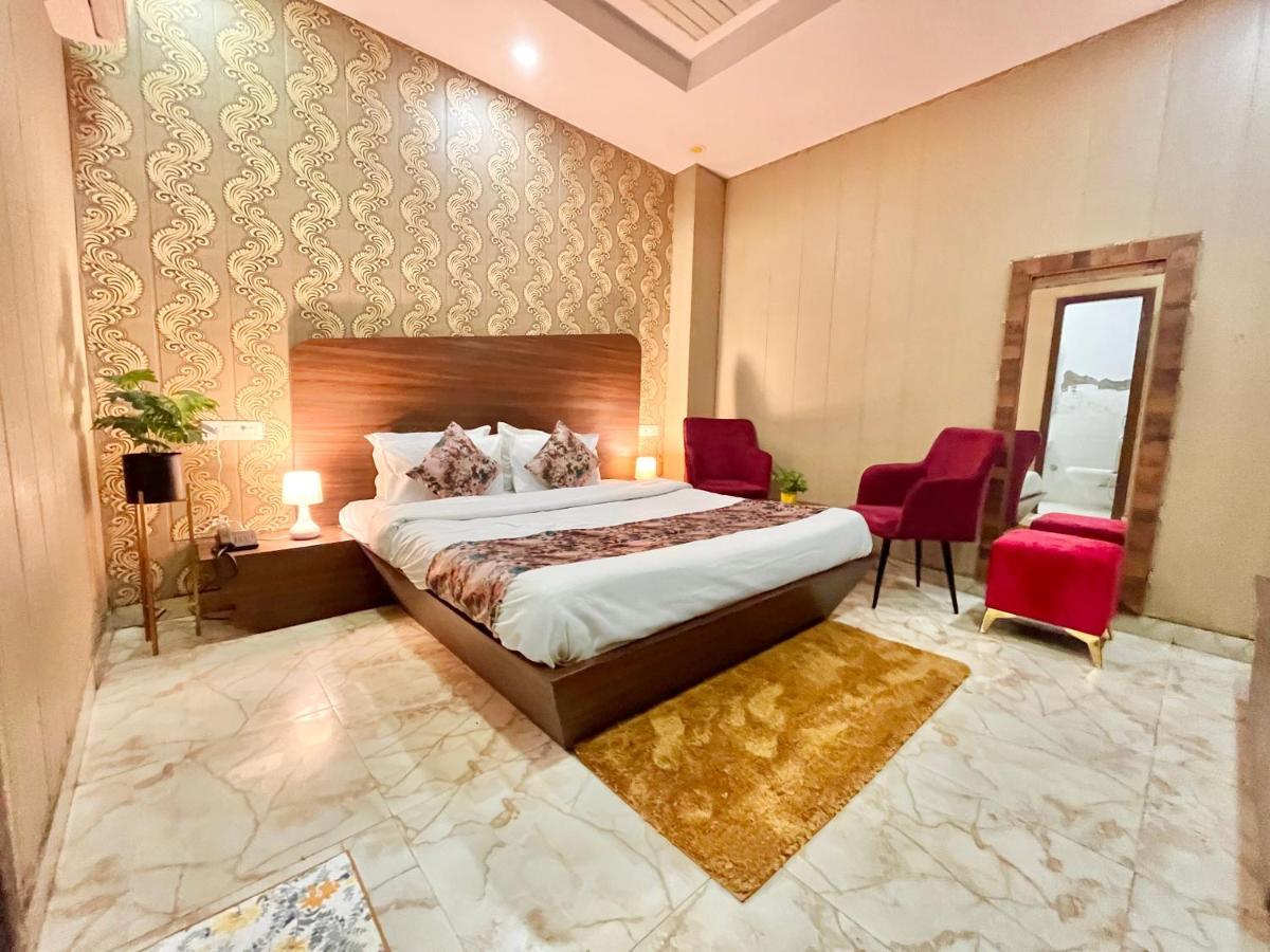 Hotel The Pearl, Zirakpur - A Luxury Family Hotel Chandīgarh المظهر الخارجي الصورة